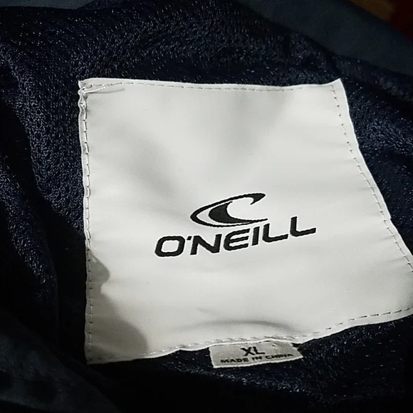 O'neill rain jacket/ windbreaker. - Picture 3 of 6